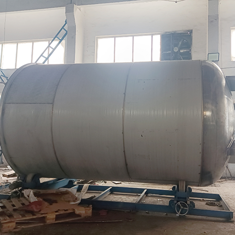 304大型不銹鋼儲(chǔ)罐